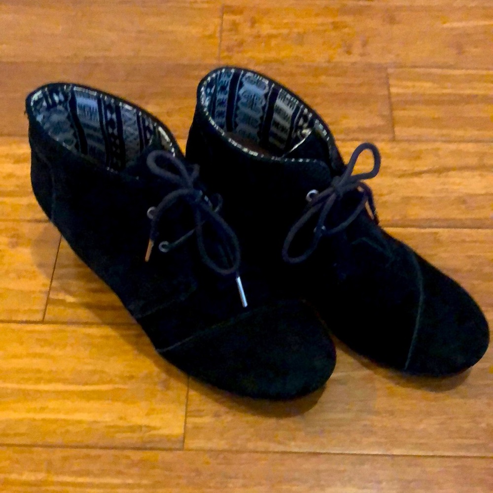 Black suede Toms wedges - Size 9